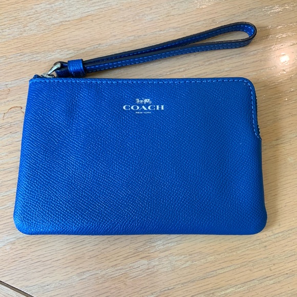 Coach Handbags - Coach Wristlet
